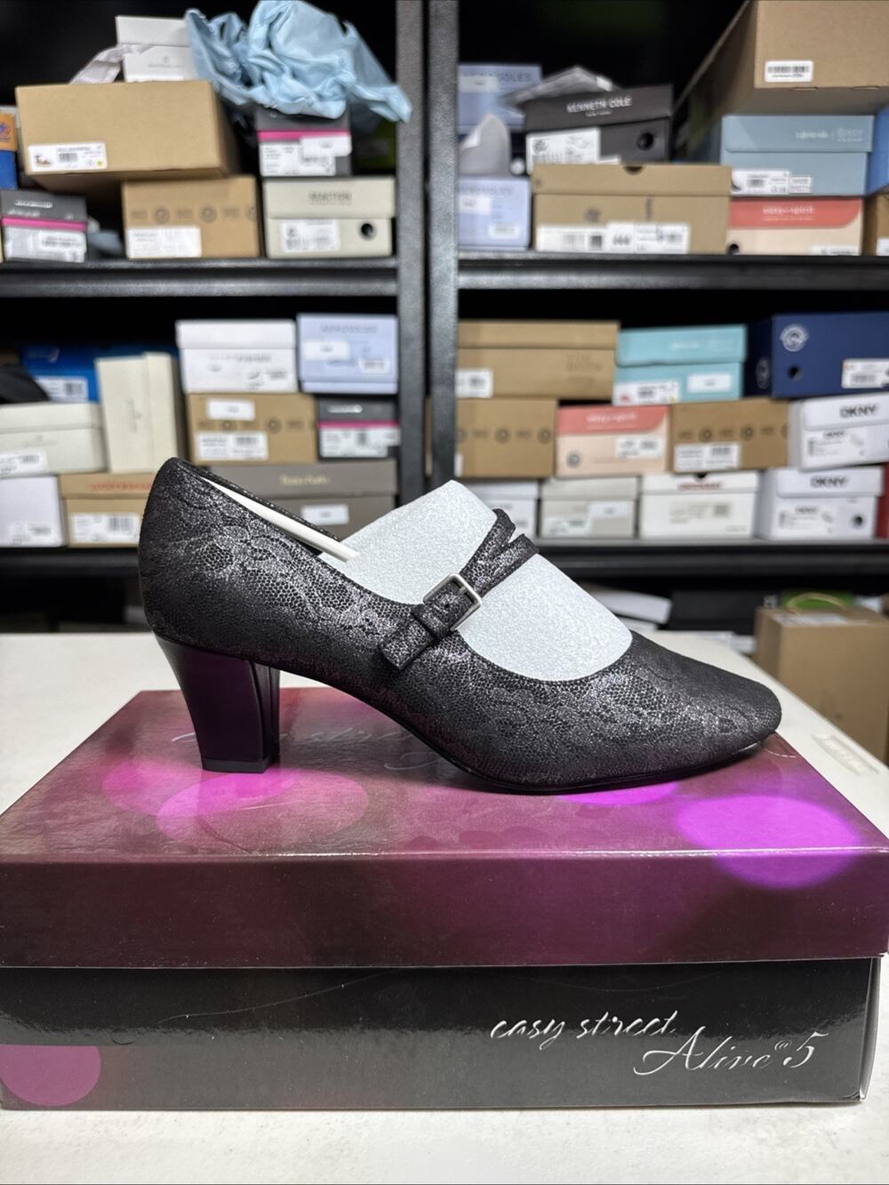 Women's 10 Easy Street Black Lace Meryl Pump heel
